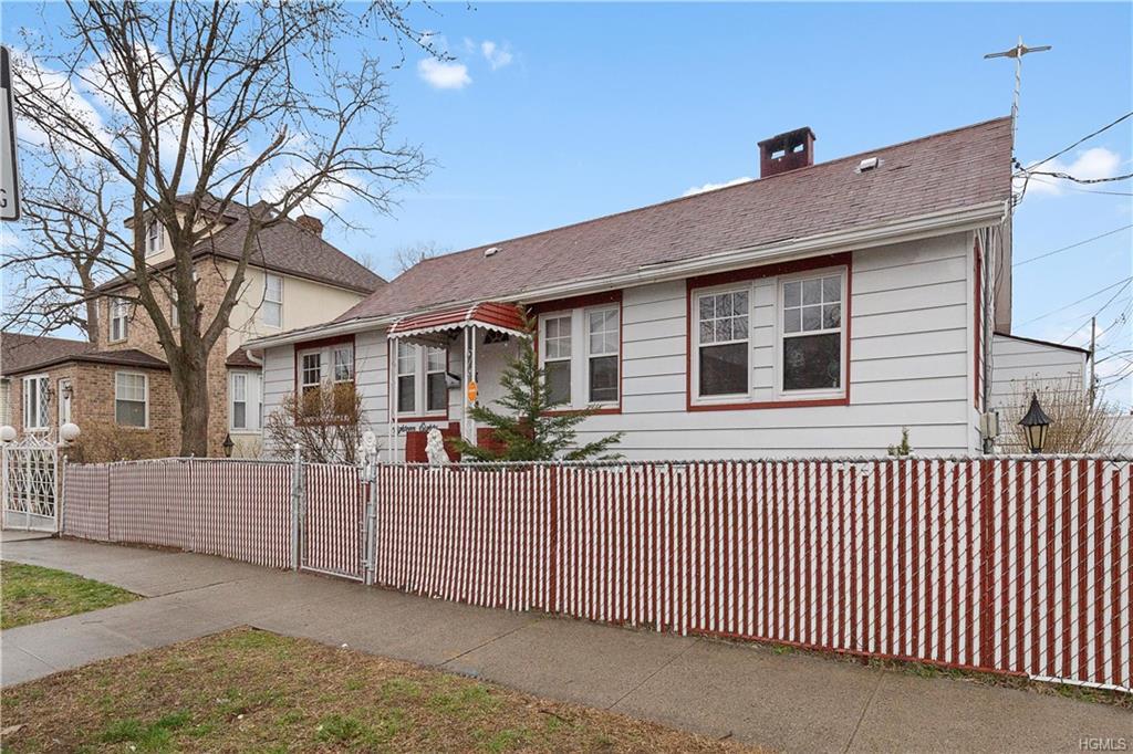 1880 Obrien Avenue - Photo 1