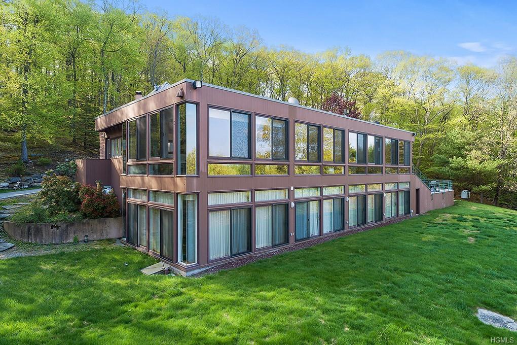 250 Hook Road - Photo 1