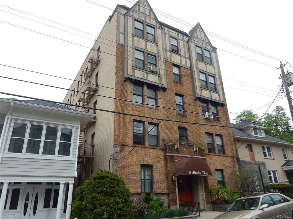 37 Hamilton Place - Photo 1