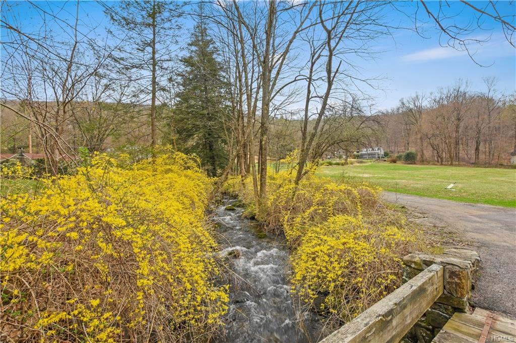 952 Peekskill Hollow Road - Photo 1