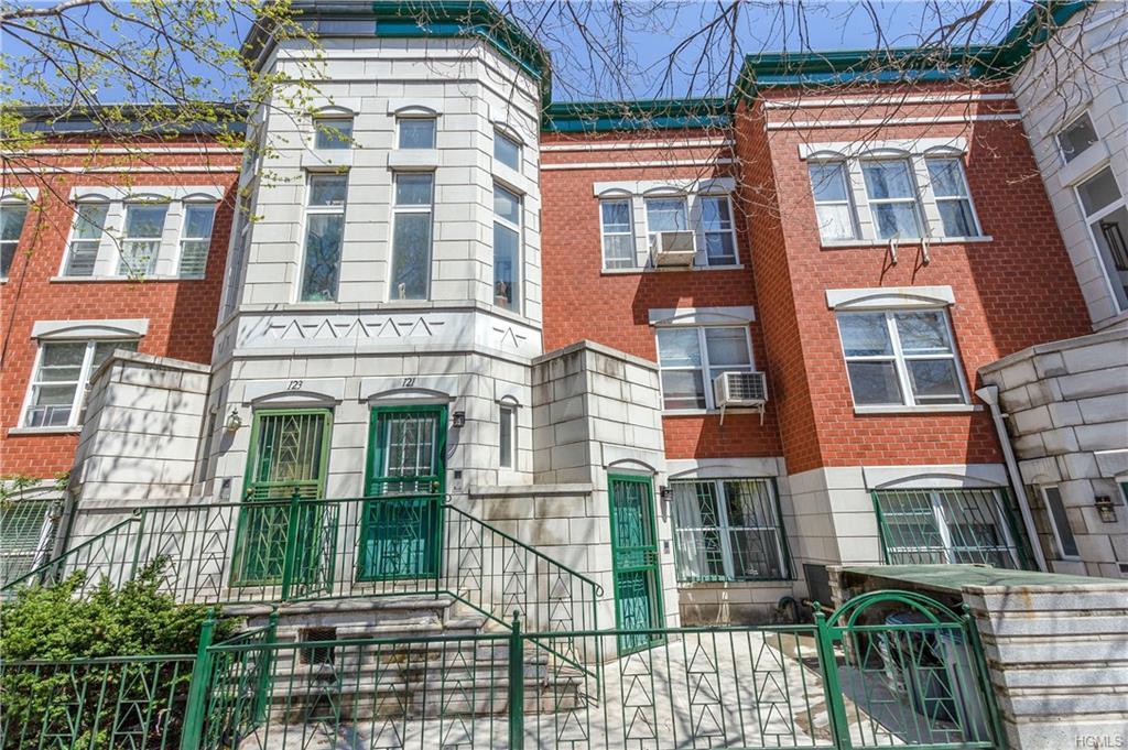 121 117th Street - Photo 1