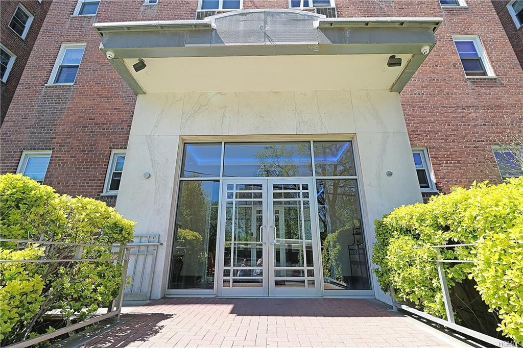 43 Bronx River Road - Photo 1