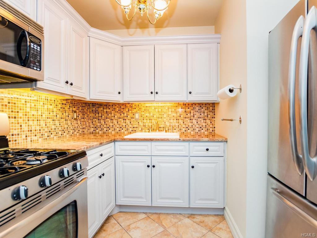 581 Academy Street - Photo 1