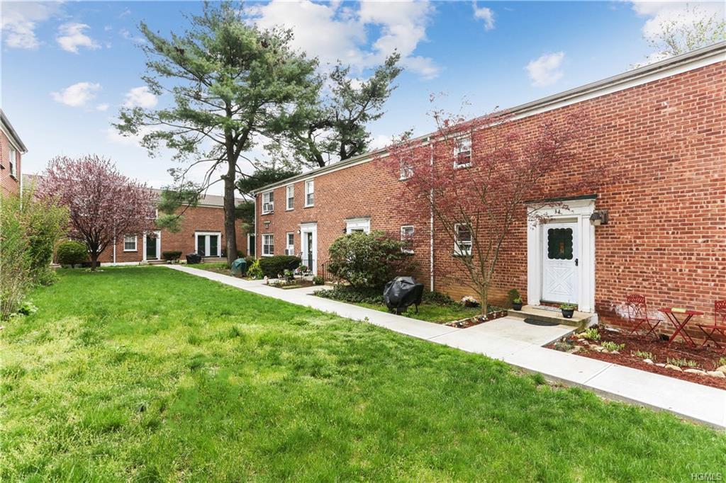 172 Pinewood Road - Photo 1