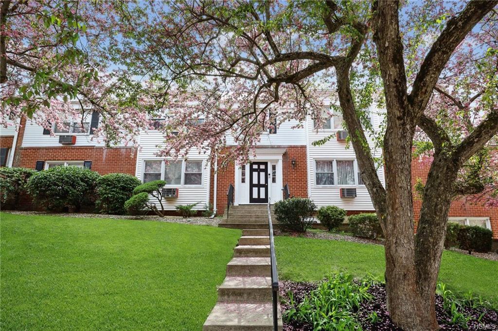 1 Danbury Court - Photo 1