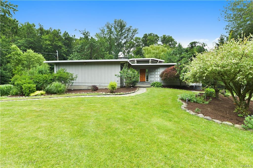 107 Holly Place - Photo 1