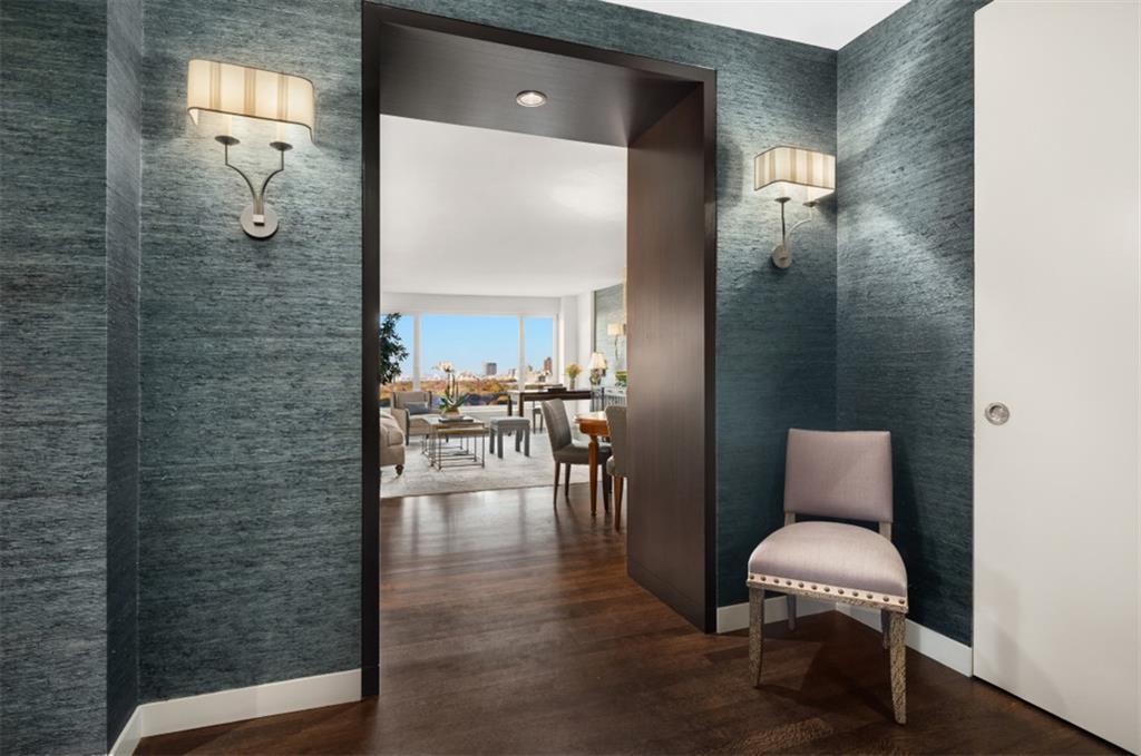 200 Central Park - Photo 1