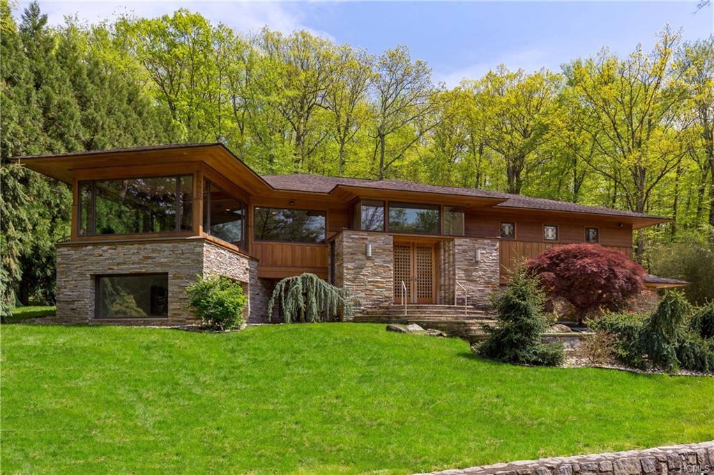 77 Holly Place - Photo 1