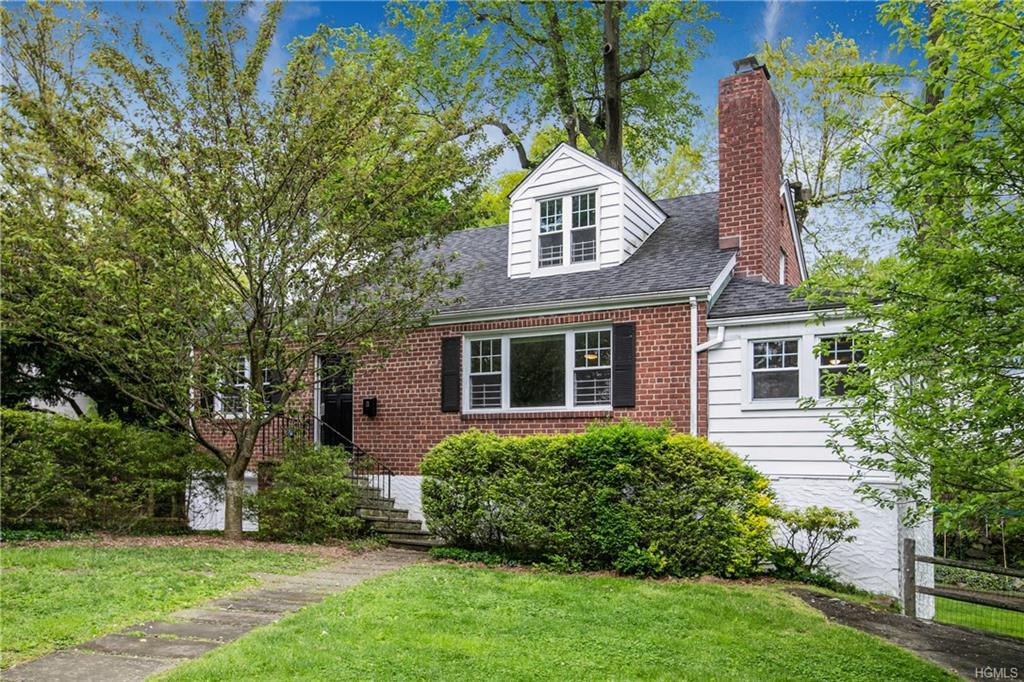 11 Clinton Avenue - Photo 1