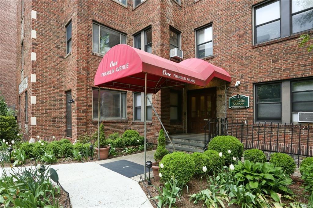 1 Franklin Avenue - Photo 1