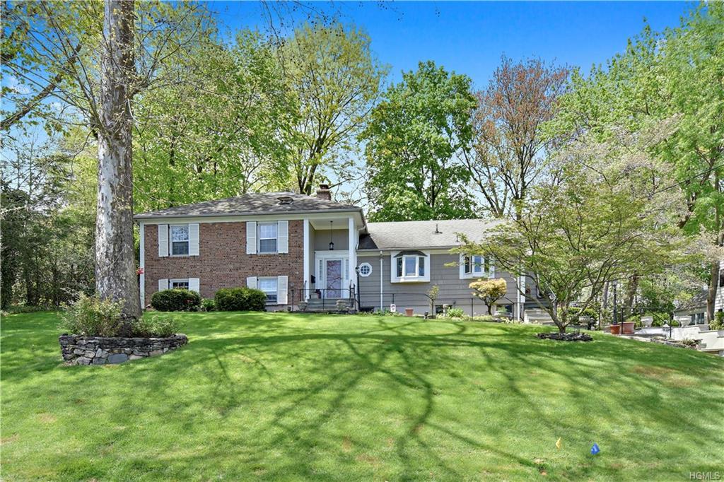 23 Hewitt Avenue - Photo 1