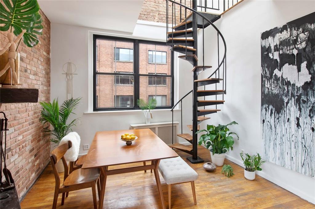 260 10th Street - Photo 1