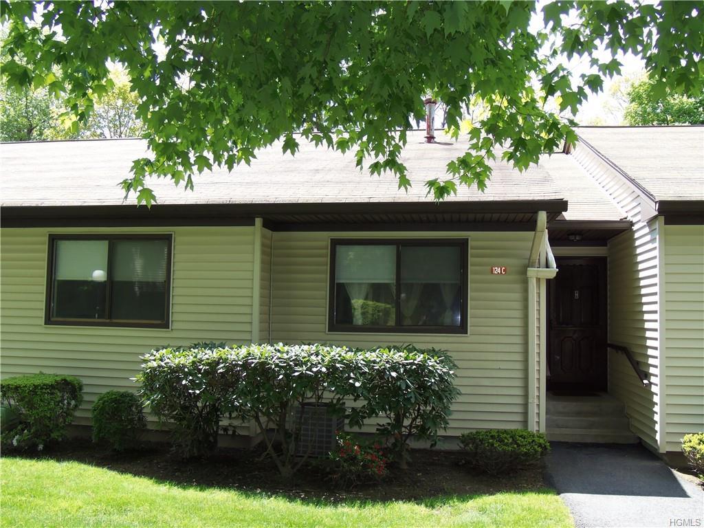 124 Columbia Court - Photo 1
