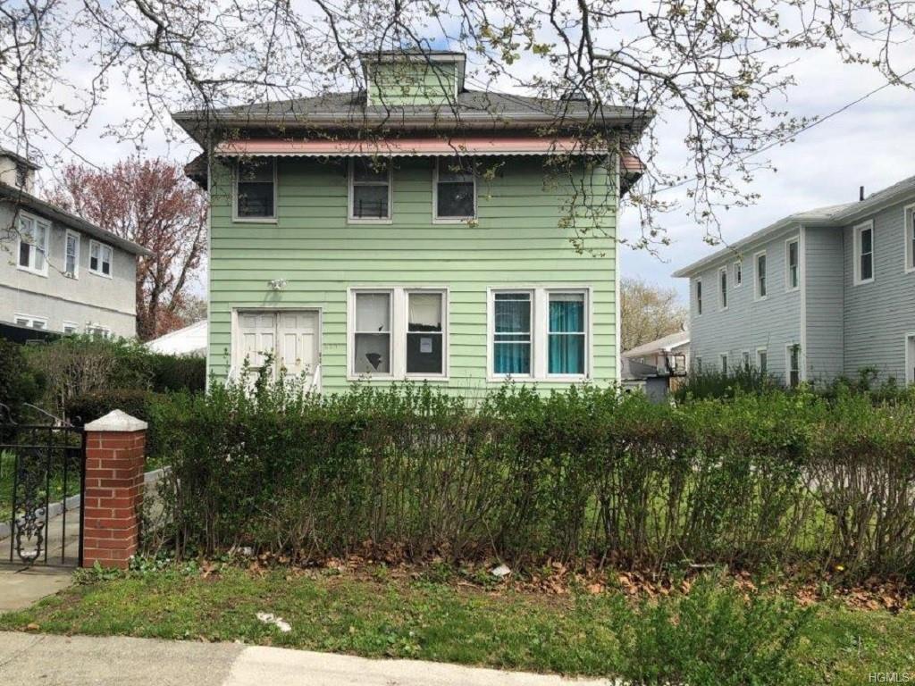 621 6th Avenue - Photo 1