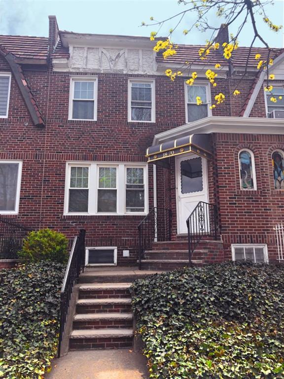 18-70 Willoughby Avenue - Photo 1