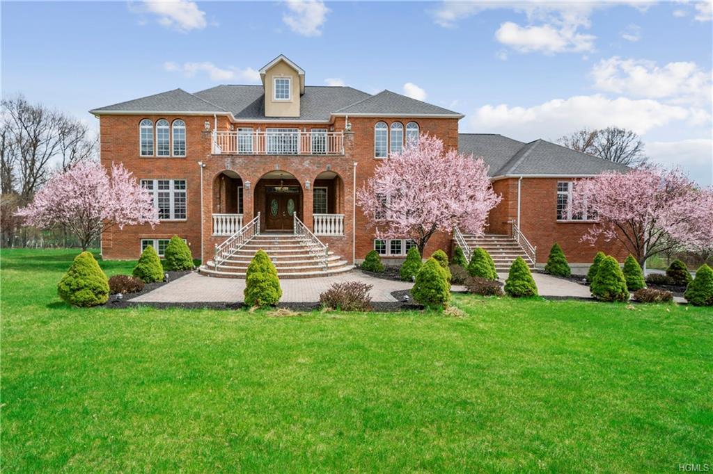 8 Trinity Way - Photo 1