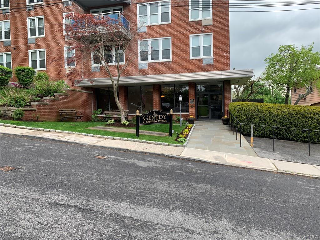 21 Fairview - Photo 1