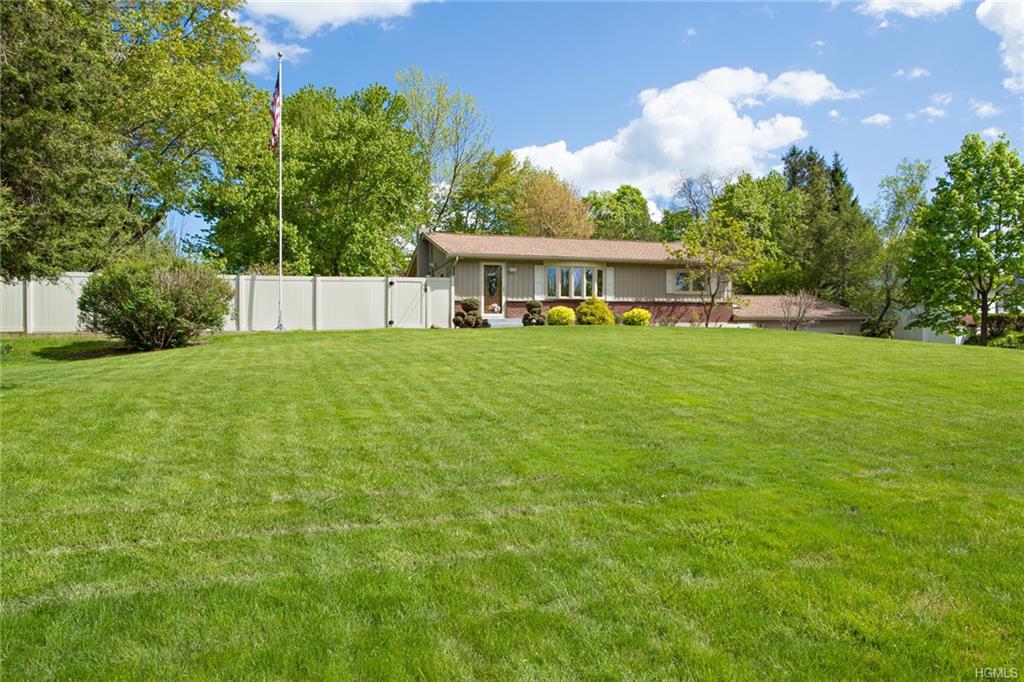 19 Horseshoe Drive - Photo 1