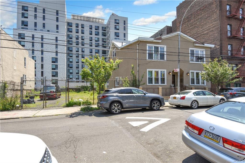 2174 Bathgate Avenue - Photo 1
