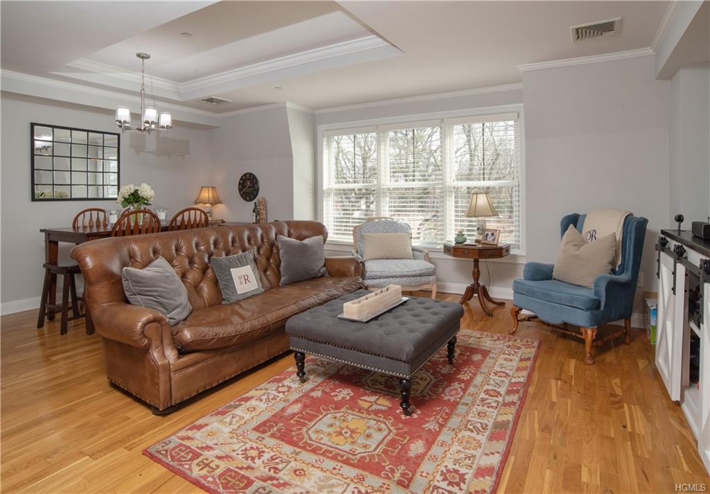 225 Stanley Avenue - Photo 1