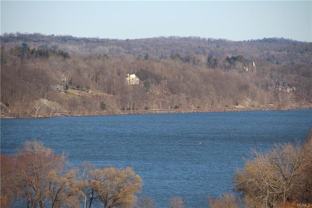 83 Broadway - Photo 1