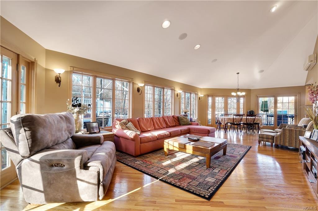 12 Van Buren Court - Photo 1