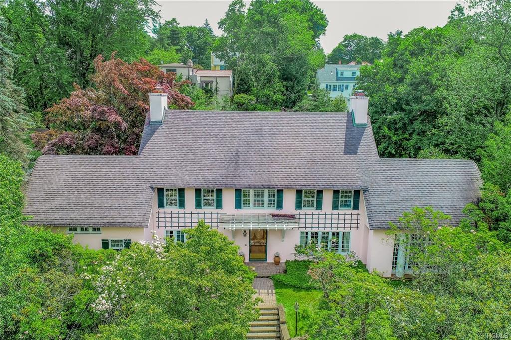 77 Wellington Avenue - Photo 1