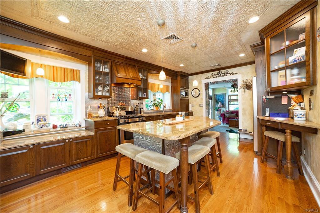 44 Highview Avenue - Photo 1