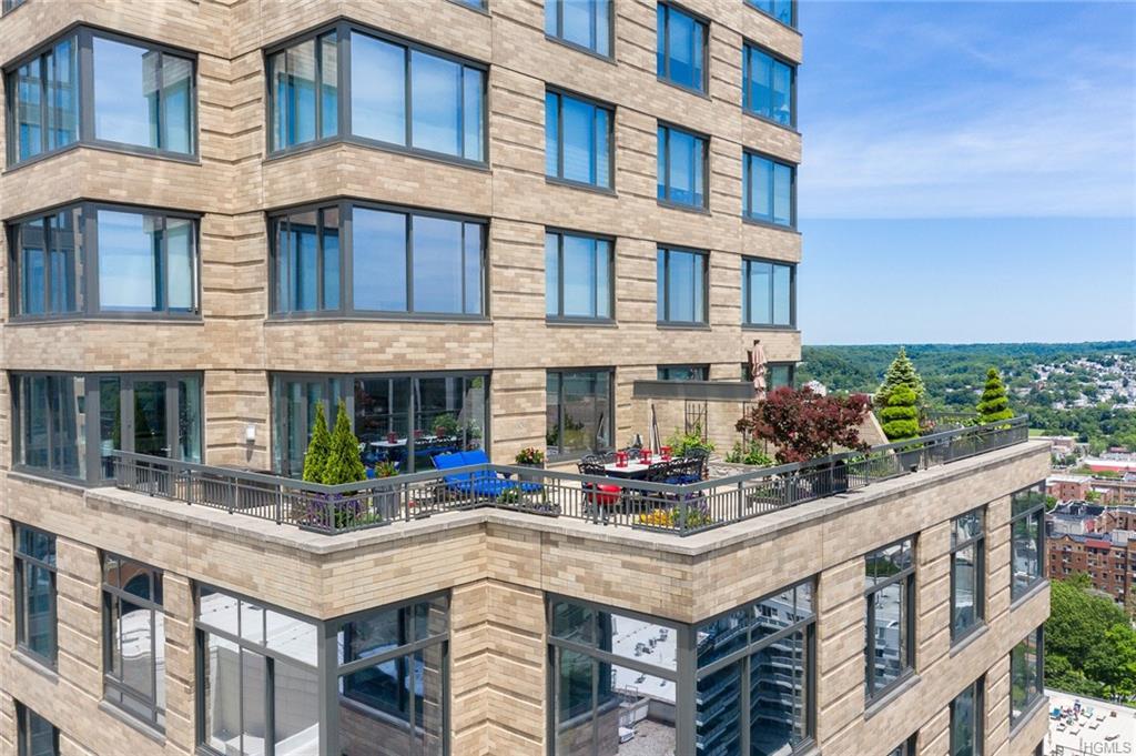 10 City Place - Photo 1