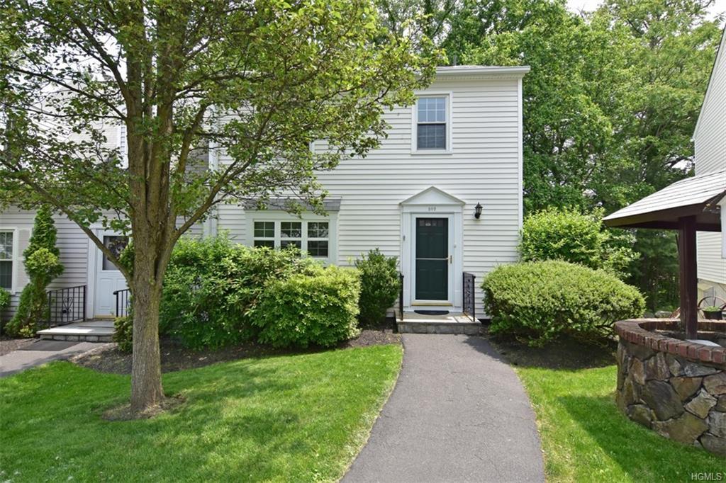 302 Carroll Close - Photo 1