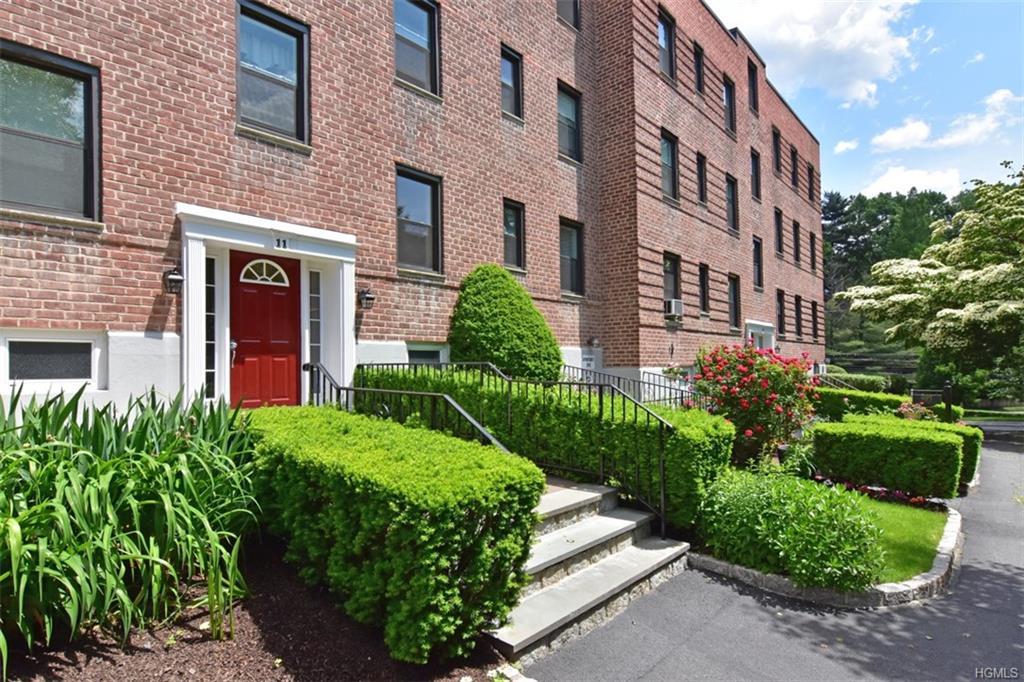14 Broadway - Photo 1