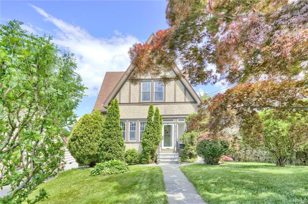 7 Sutton Place - Photo 1
