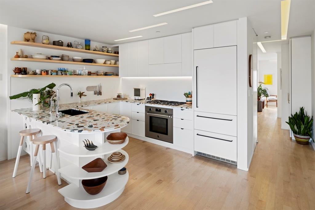 14 Conselyea Street - Photo 1