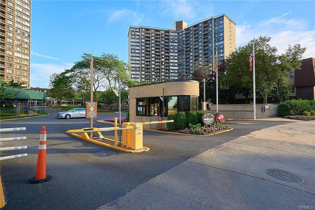 2 Bay Club Drive - Photo 1