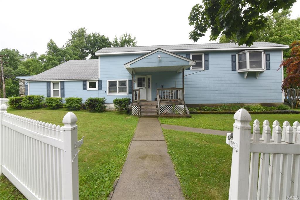 55 Lincoln Drive - Photo 1