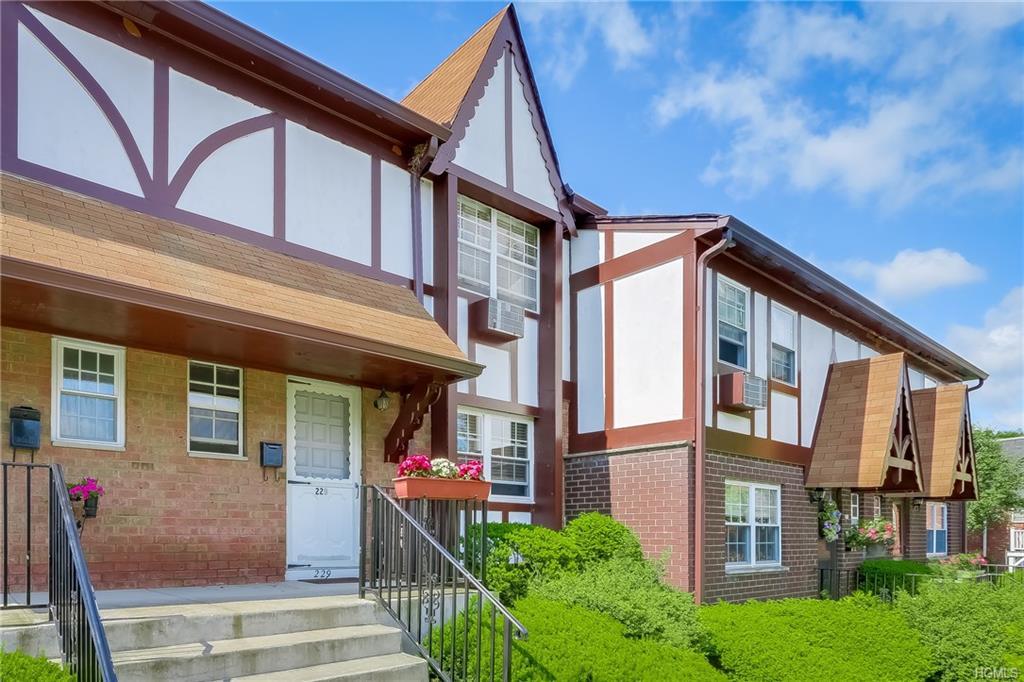 229 Parkside Drive - Photo 1