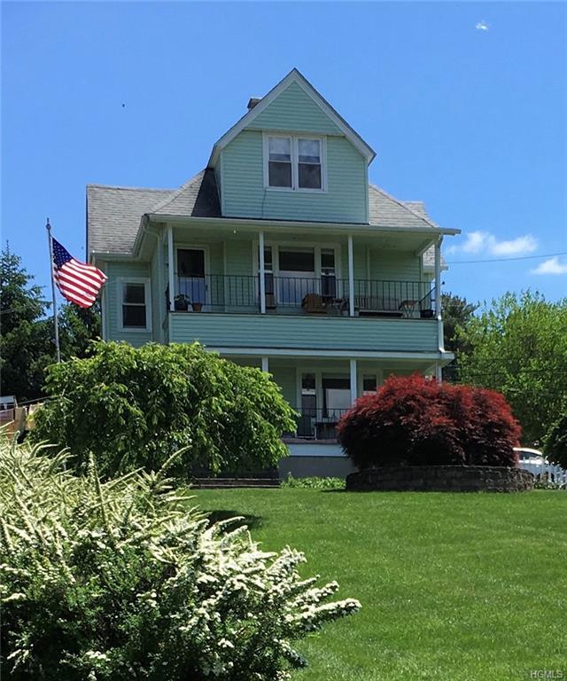 10 Stratford Avenue - Photo 1