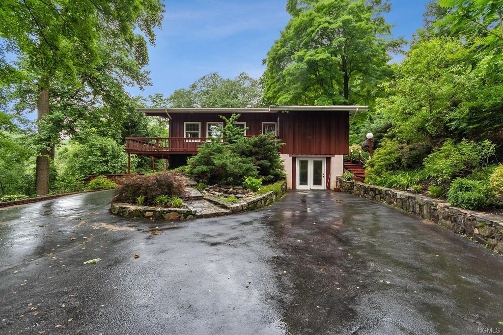 748 Underhill Avenue - Photo 1