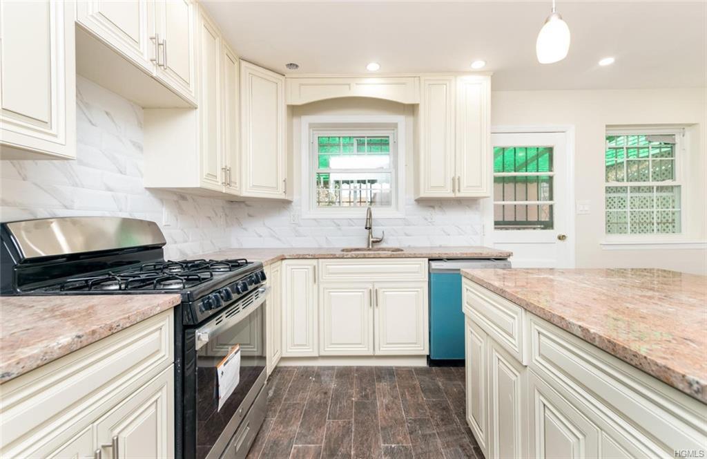 3572 Bronxwood Avenue - Photo 1