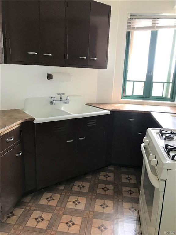 1579 Metropolitan Avenue - Photo 1