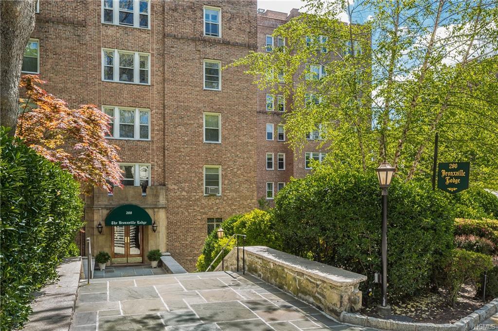 280 Bronxville Road - Photo 1