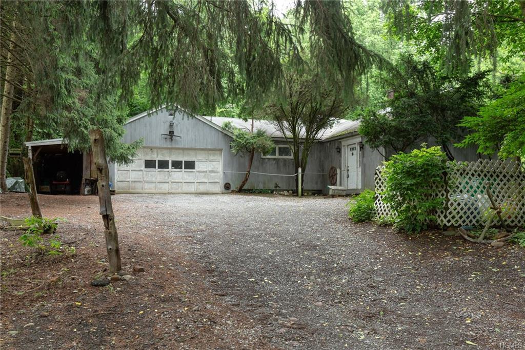 693 Wheeler Hill Road - Photo 1