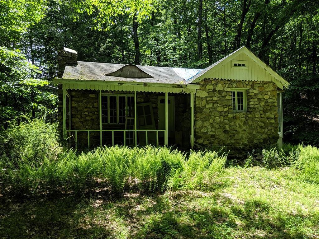 42 Woodcrest Drive - Photo 1