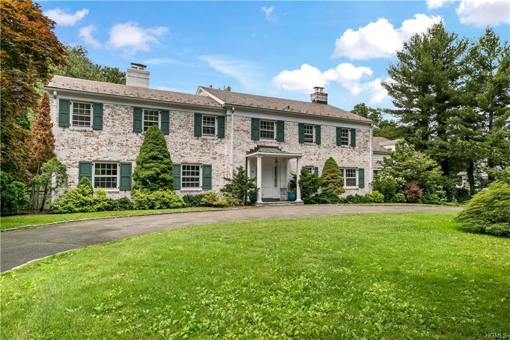 4 Colonial Road - Photo 1