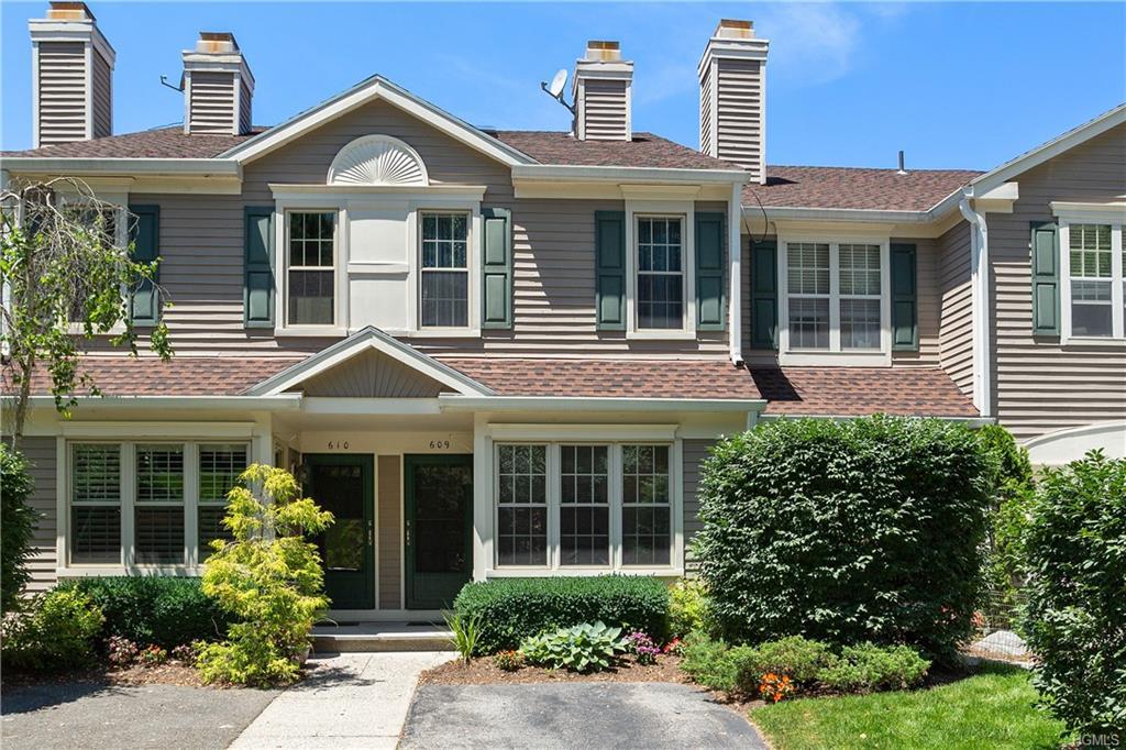 609 Pondside Drive - Photo 1