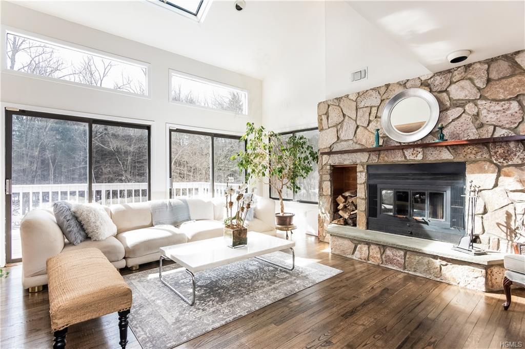 12 Stone Hollow Way - Photo 1
