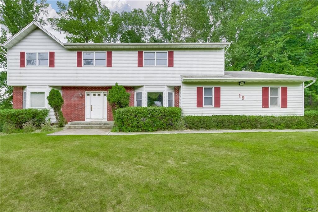 19 Algonquin Circle - Photo 1