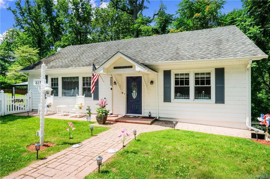1607 Old Orchard Street - Photo 1