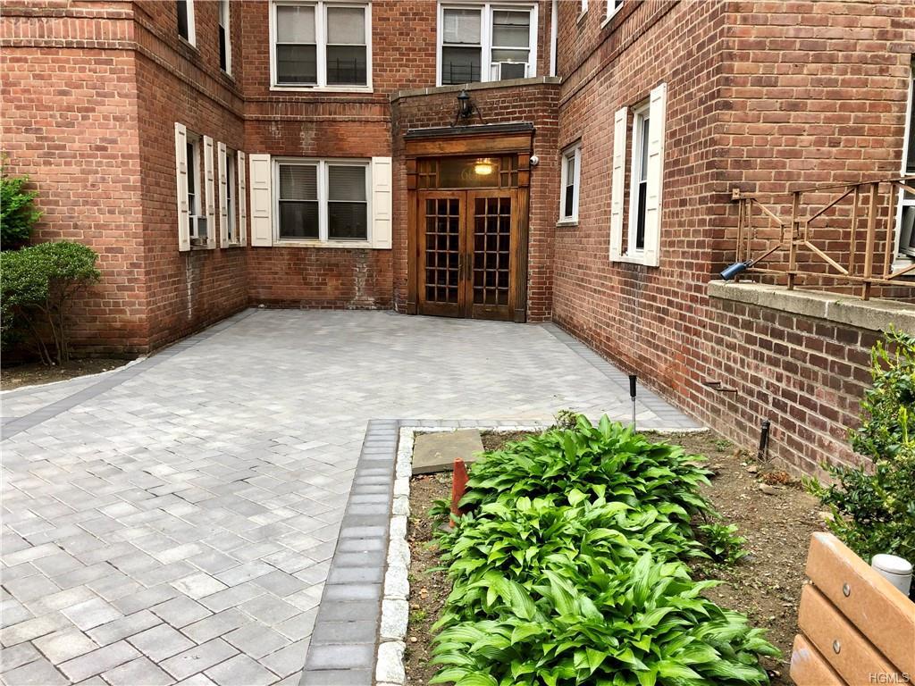 60 Locust Avenue - Photo 1