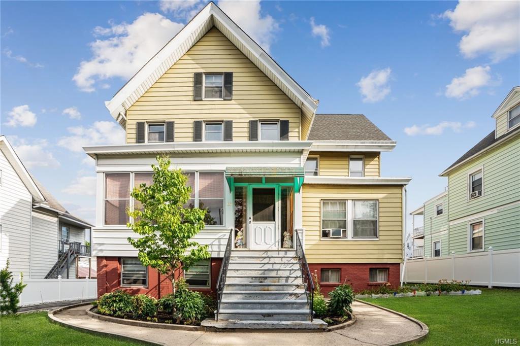 135 Beekman Avenue - Photo 1